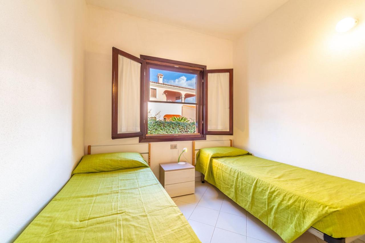 Iss Travel, Ambra Apartments - 800 M From La Cinta Beach Сан-Теодоро Экстерьер фото